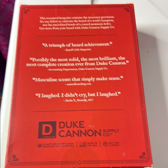 NWOT Duke Cannon Red Face Mask - The Beard That Stole Christmas - Picture 5 of 6